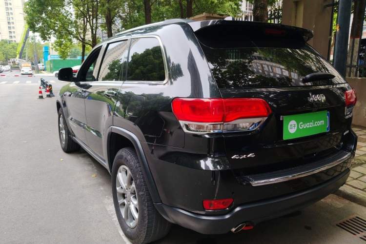 Used Jeep Grand Cherokee 2014 3.0L Comfort Navigation Edition Rear Left 45 Deg