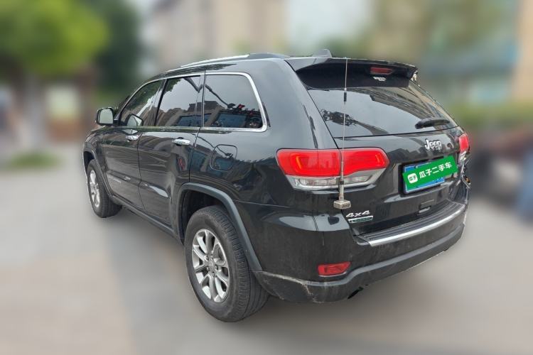 Used Jeep Grand Cherokee 2014 3.0TD Diesel Comfort Navigation Version Rear Left 45 Deg