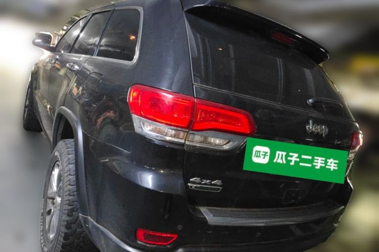 Used Jeep Grand Cherokee 2014 3.0TD Diesel Comfort Navigation Version Rear Left 45 Deg