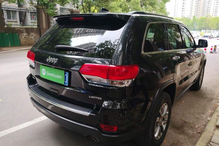 Used Jeep Grand Cherokee 2014 3.0L Comfort Navigation Edition Rear Right 45 Deg