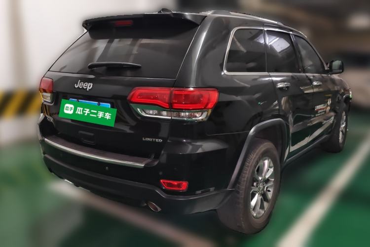Used Jeep Grand Cherokee 2014 3.0L Comfort Navigation Edition Rear Right 45 Deg