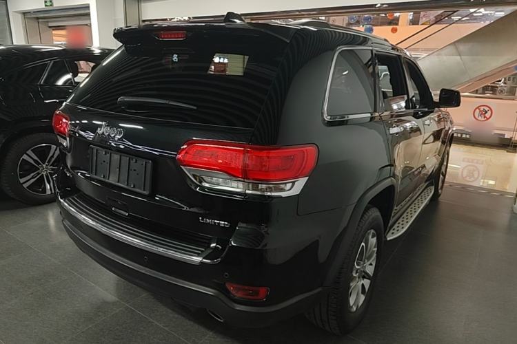 Used Jeep Grand Cherokee 2014 3.0L Comfort Navigation Edition Rear Right 45 Deg