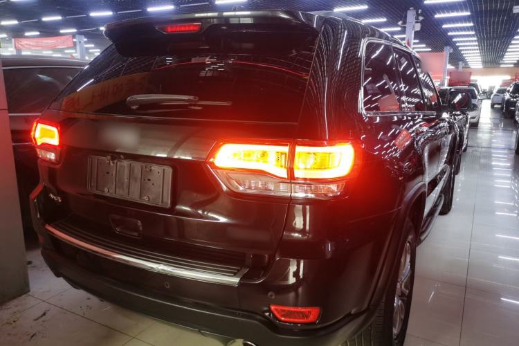 Used Jeep Grand Cherokee 2014 3.0L Comfort Navigation Edition Rear Right 45 Deg