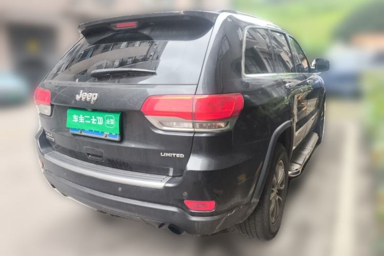 Used Jeep Grand Cherokee 2014 3.0TD Diesel Comfort Navigation Version Rear Right 45 Deg