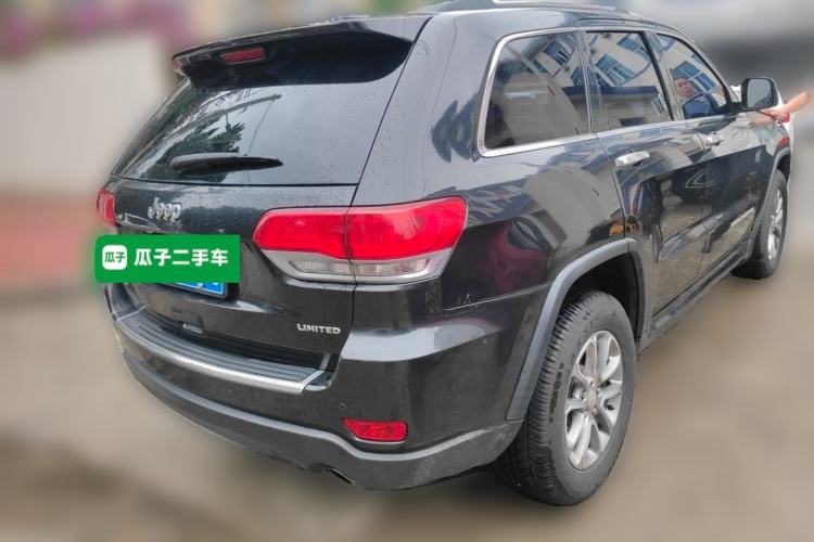 Used Jeep Grand Cherokee 2014 3.0L Comfort Navigation Edition Rear Right 45 Deg