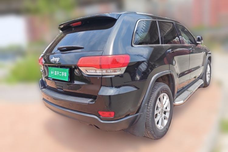 Used Jeep Grand Cherokee 2014 3.6L Comfort Navigation Edition Rear Right 45 Deg