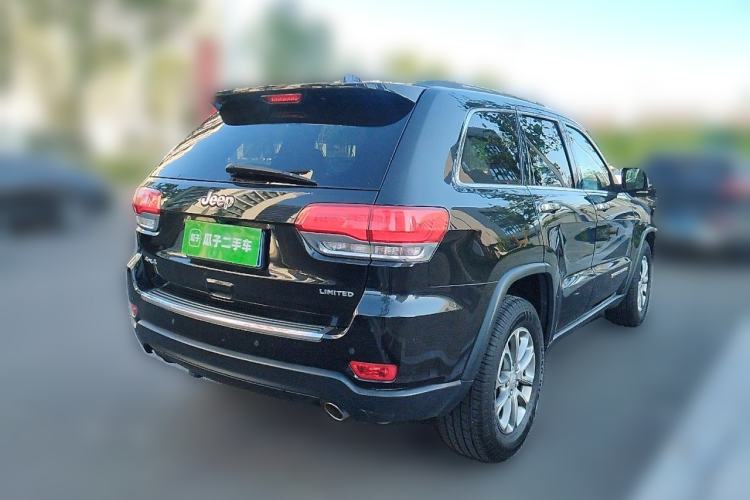 Used Jeep Grand Cherokee 2014 3.0L Comfort Navigation Edition Rear Right 45 Deg
