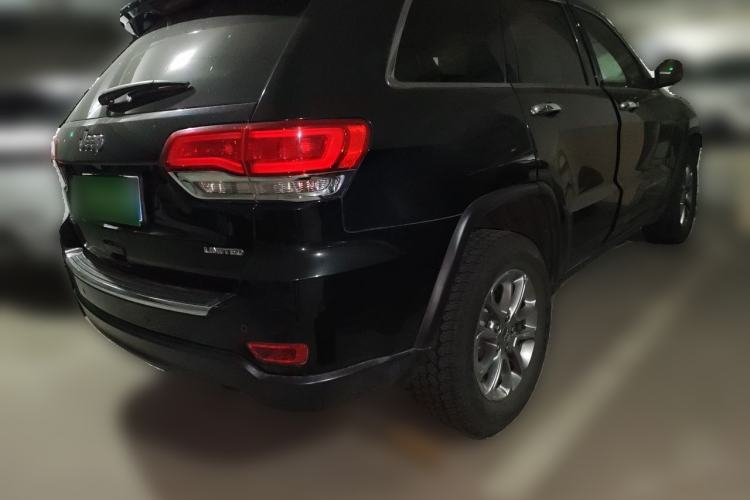 Used Jeep Grand Cherokee 2014 3.6L Elite Navigation Edition Rear Right 45 Deg