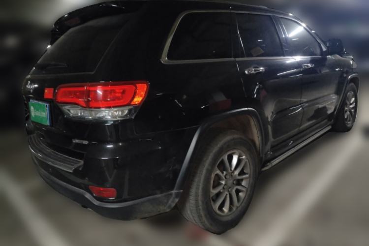 Used Jeep Grand Cherokee 2014 3.0L Comfort Navigation Edition Rear Right 45 Deg