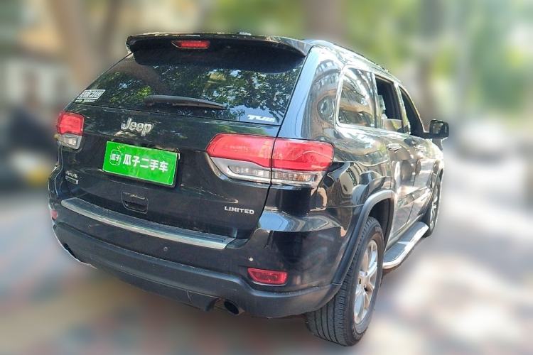 Used Jeep Grand Cherokee 2014 3.0TD Diesel Comfort Navigation Version Rear Right 45 Deg