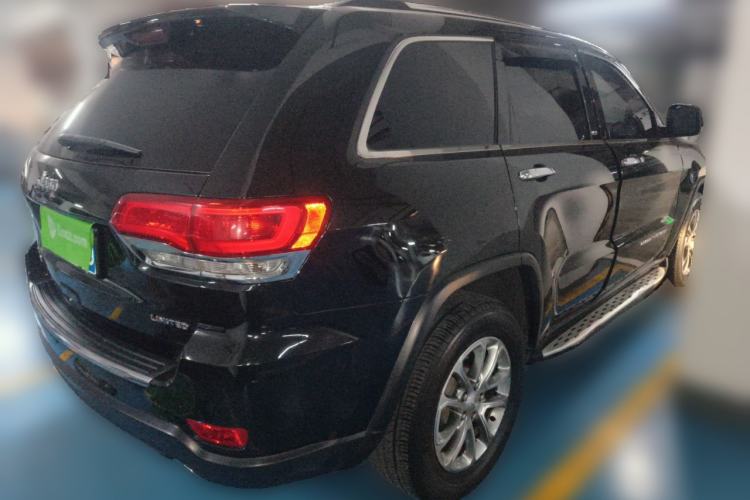 Used Jeep Grand Cherokee 2014 3.0TD Diesel Comfort Navigation Version Rear Right 45 Deg