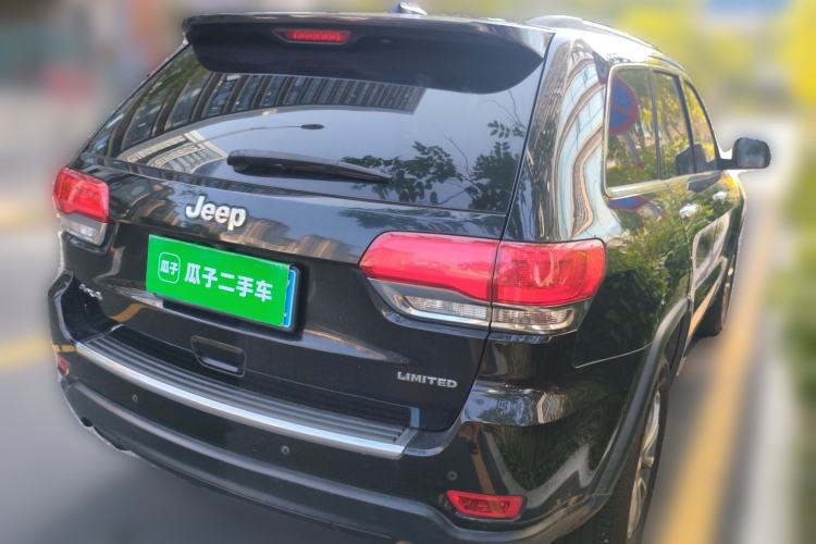 Used Jeep Grand Cherokee 2014 3.0L Comfort Navigation Edition Rear Right 45 Deg