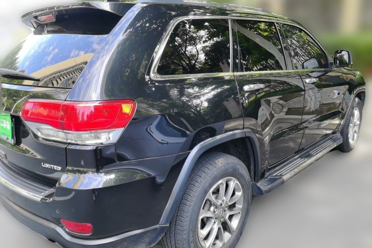Used Jeep Grand Cherokee 2014 3.0TD Diesel Comfort Navigation Version Rear Right 45 Deg