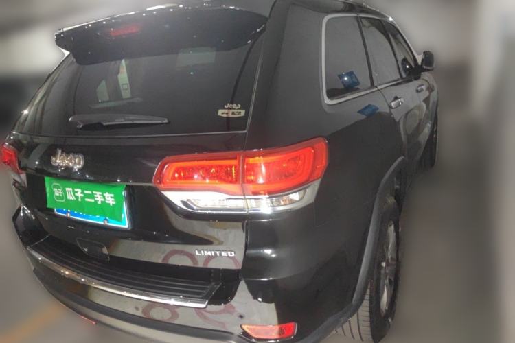Used Jeep Grand Cherokee 2014 3.0L Comfort Navigation Edition Rear Right 45 Deg