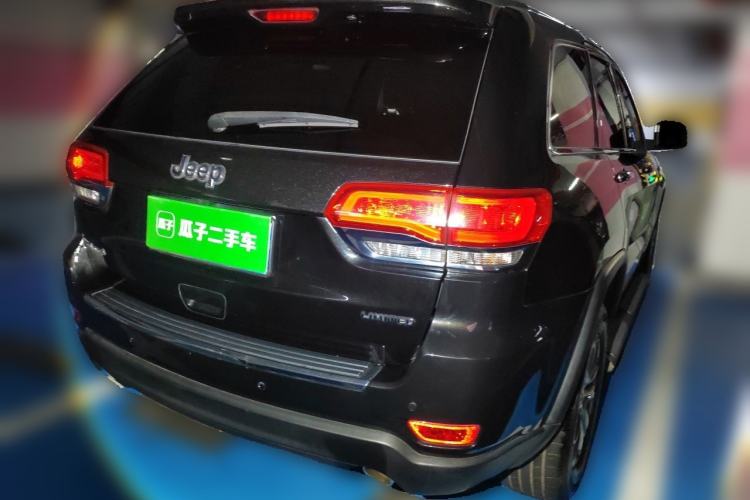 Used Jeep Grand Cherokee 2014 3.0L Comfort Navigation Edition Rear Right 45 Deg