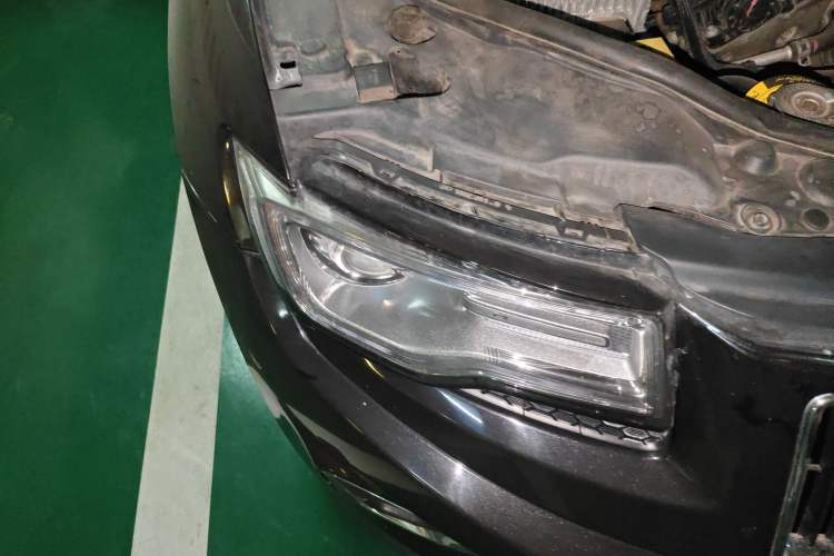 Used Jeep Grand Cherokee 2014 3.0L Comfort Navigation Edition Right Front Headlight