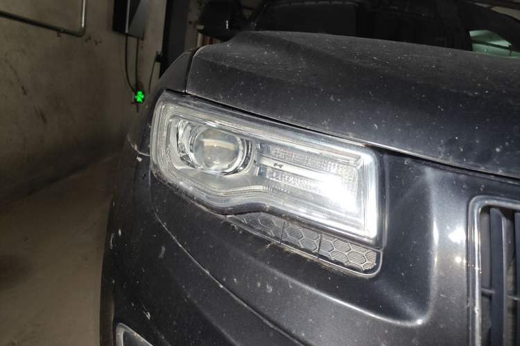 Used Jeep Grand Cherokee 2014 3.0L Comfort Navigation Edition Right Front Headlight
