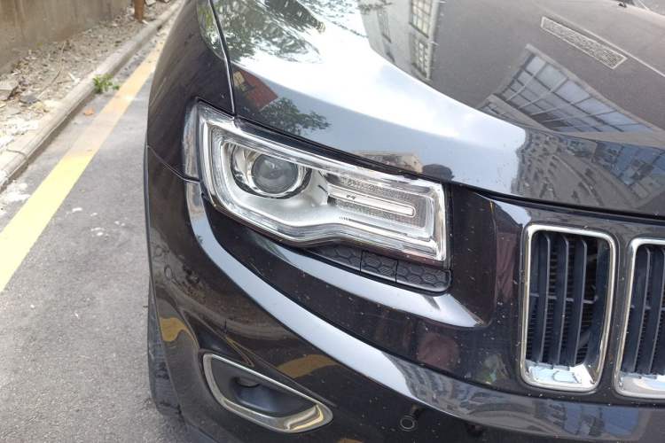 Used Jeep Grand Cherokee  Right Front Headlight