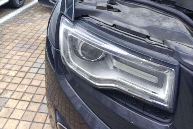 Used Jeep Grand Cherokee 2014 3.6L Elite Navigation Edition Right Front Headlight
