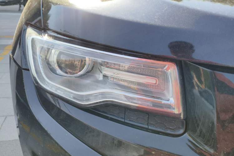 Used Jeep Grand Cherokee 2014 3.6L Elite Navigation Edition Right Front Headlight