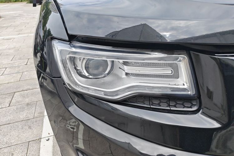Used Jeep Grand Cherokee 2014 3.6L Elite Navigation Edition Right Front Headlight