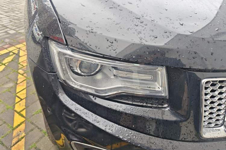 Used Jeep Grand Cherokee 2014 3.0L Comfort Navigation Edition Right Front Headlight