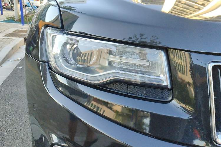 Used Jeep Grand Cherokee 2014 3.0L Comfort Navigation Edition Right Front Headlight