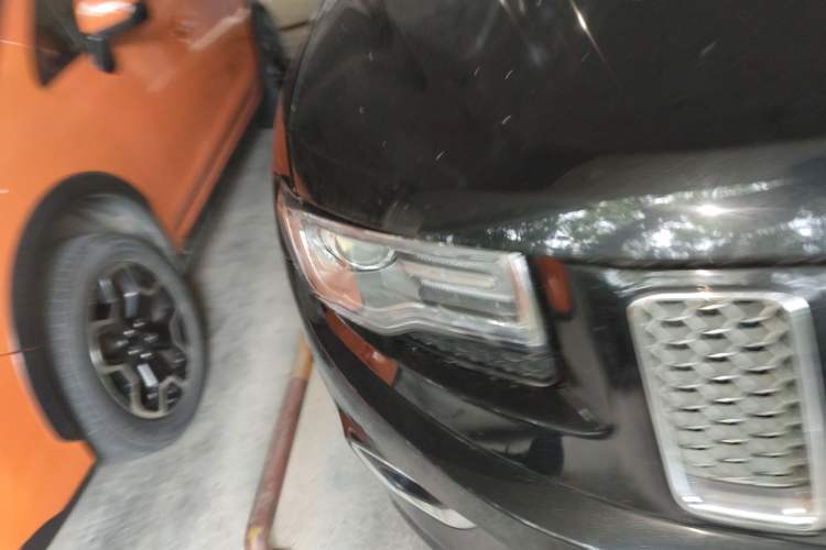 Used Jeep Grand Cherokee 2014 3.6L Elite Navigation Edition Right Front Headlight