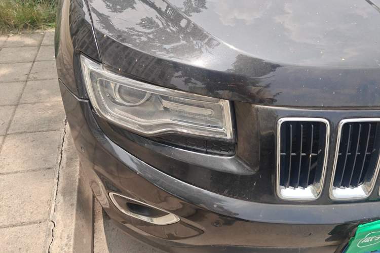 Used Jeep Grand Cherokee 2014 3.0L Comfort Navigation Edition Right Front Headlight