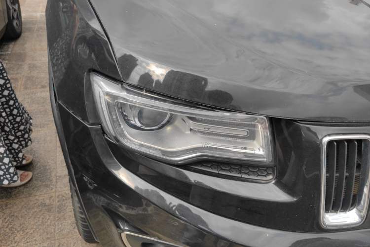 Used Jeep Grand Cherokee 2014 3.6L Elite Navigation Edition Right Front Headlight