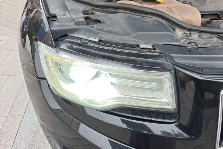 Used Jeep Grand Cherokee 2014 3.0TD Diesel Comfort Navigation Version Right Front Headlight