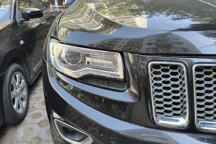 Used Jeep Grand Cherokee 2014 3.6L Elite Navigation Edition Right Front Headlight