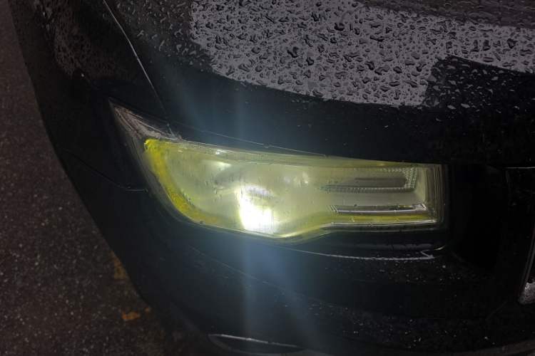 Used Jeep Grand Cherokee 2014 3.0TD Diesel Comfort Navigation Version Right Front Headlight