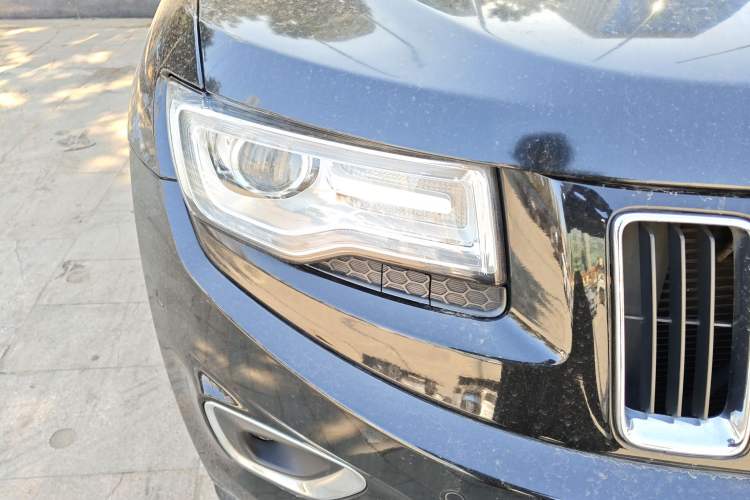 Used Jeep Grand Cherokee 2014 3.0L Comfort Navigation Edition Right Front Headlight
