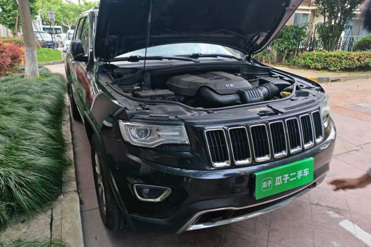 Used Jeep Grand Cherokee 2014 3.0L Comfort Navigation Edition Right Front Headlight
