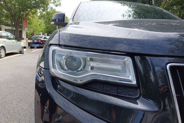 Used Jeep Grand Cherokee 2014 3.6L Elite Navigation Edition Right Front Headlight