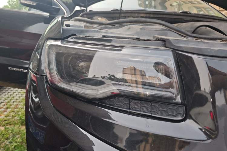 Used Jeep Grand Cherokee 2014 3.6L Elite Navigation Edition Right Front Headlight
