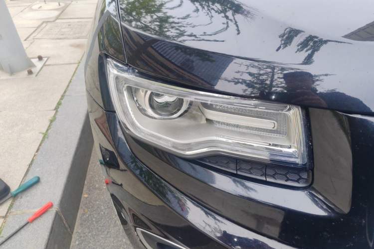 Used Jeep Grand Cherokee 2014 3.6L Elite Navigation Edition Right Front Headlight