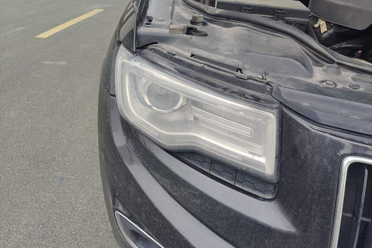 Used Jeep Grand Cherokee 2014 3.6L Elite Navigation Edition Right Front Headlight