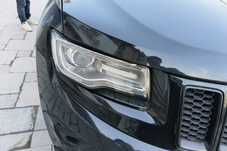 Used Jeep Grand Cherokee 2014 3.6L Elite Navigation Edition Right Front Headlight