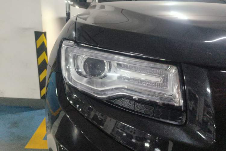 Used Jeep Grand Cherokee 2014 3.0TD Diesel Comfort Navigation Version Right Front Headlight