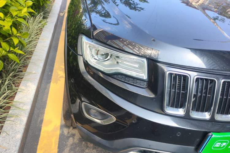 Used Jeep Grand Cherokee 2014 3.0L Comfort Navigation Edition Right Front Headlight