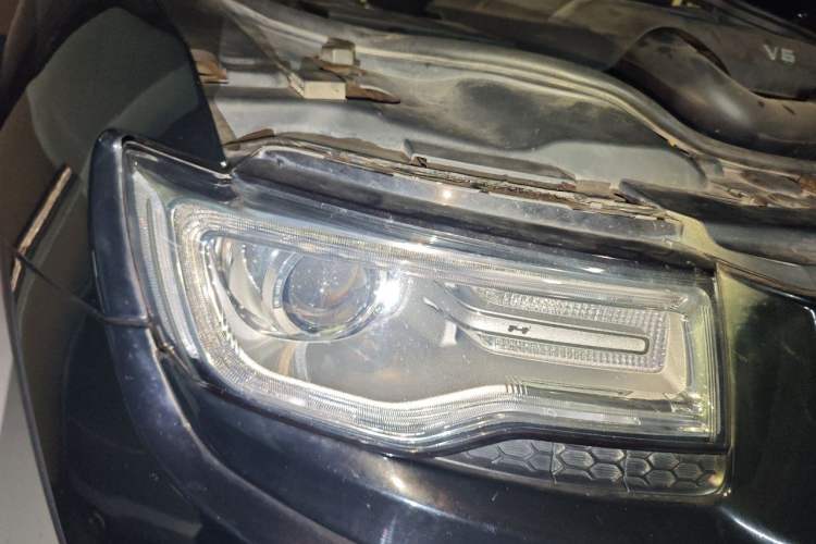 Used Jeep Grand Cherokee 2014 3.0L Comfort Navigation Edition Right Front Headlight