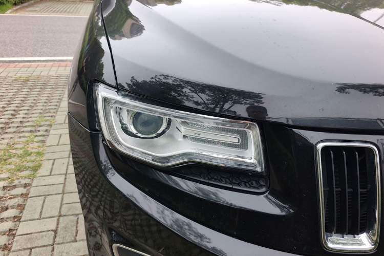 Used Jeep Grand Cherokee 2014 3.6L Elite Navigation Edition Right Front Headlight