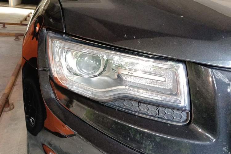 Used Jeep Grand Cherokee 2014 3.6L Elite Navigation Edition Right Front Headlight