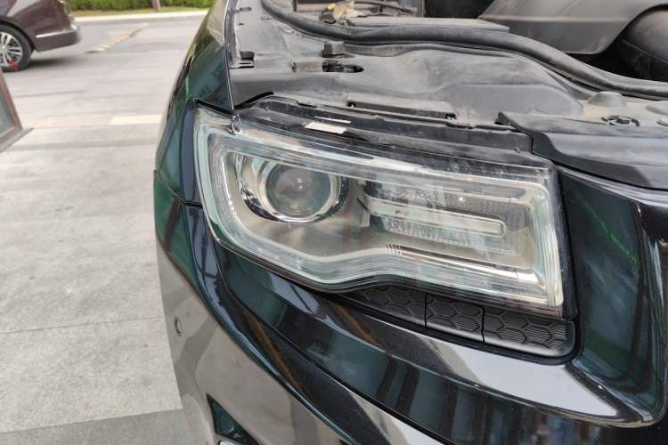 Used Jeep Grand Cherokee 2014 3.6L Elite Navigation Edition Right Front Headlight