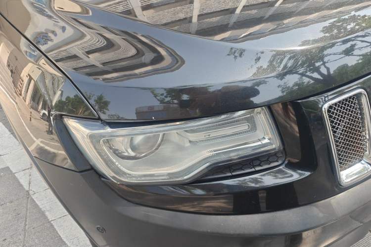 Used Jeep Grand Cherokee 2014 3.6L Comfort Navigation Edition Right Front Headlight