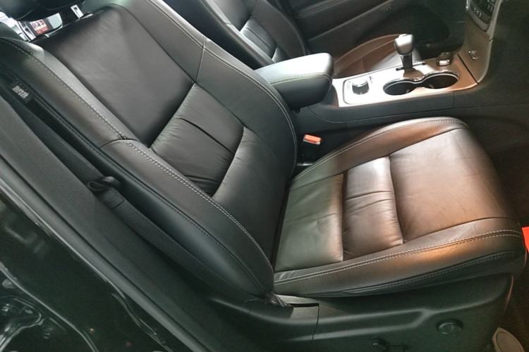 Used Jeep Grand Cherokee 2014 3.0L Comfort Navigation Edition Right Front Seat