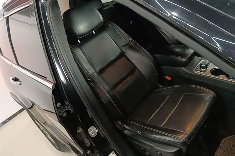 Used Jeep Grand Cherokee 2014 3.6L Elite Navigation Edition Right Front Seat