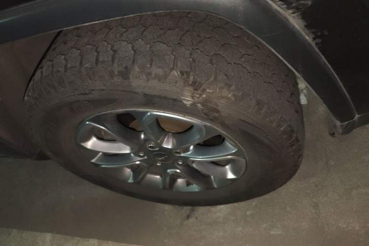 Used Jeep Grand Cherokee 2014 3.6L Elite Navigation Edition Right Front Wheel Hub